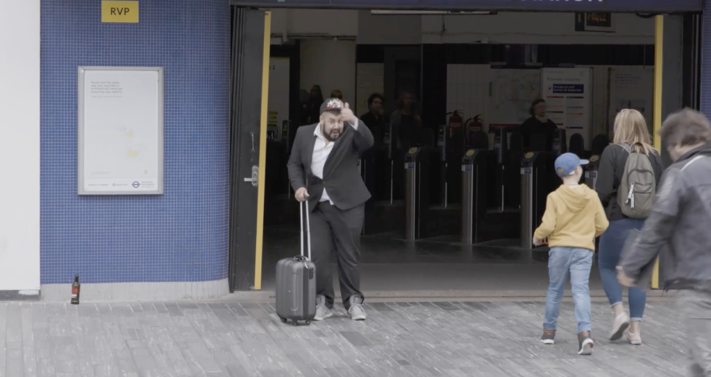 mark arriving in london